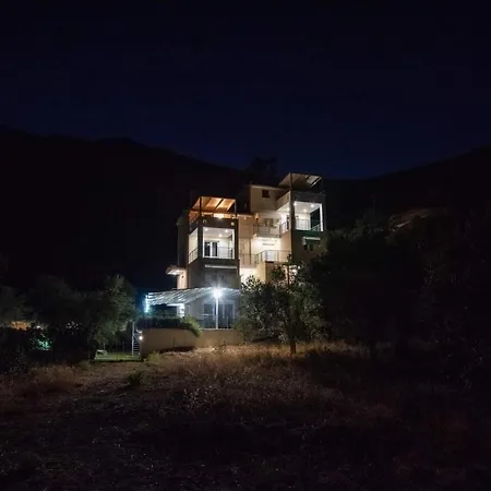 Nikole's Luxury 180m2 Hébergement de vacances
