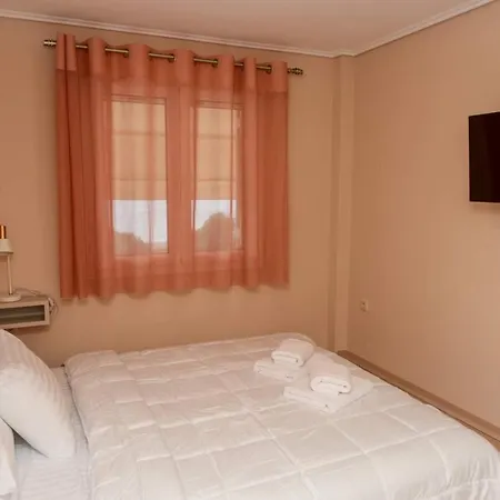 펜션 Nikole's Luxury 180m2 Tirós