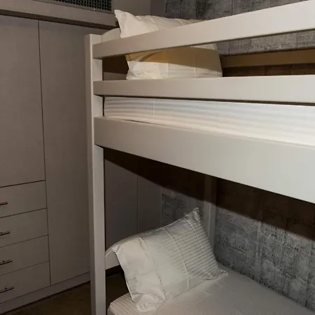 Nikole's Luxury 180m2 펜션 Tirós