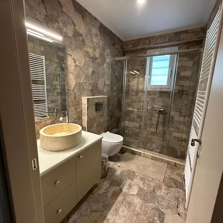 Nikole's Luxury 180m2 Tirós