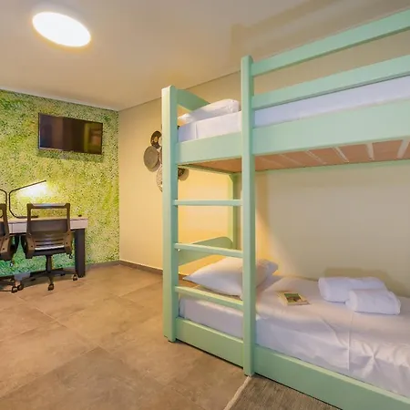 펜션 Nikole's Luxury 180m2 Tirós