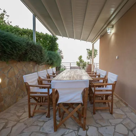 Nikole's Luxury 180m2 Дом отдыха Тирос