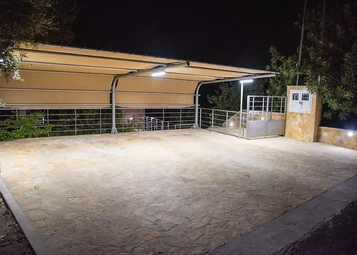 Nikole's Luxury 180m2