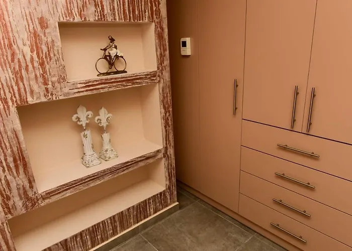 Nikole's Luxury 180m2 *