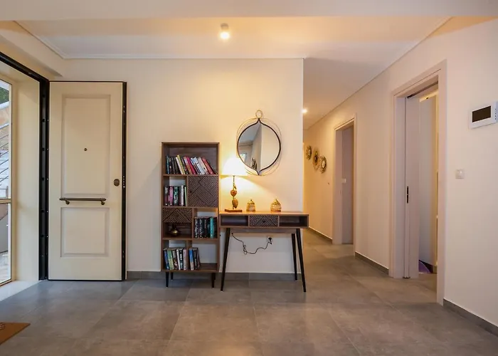 펜션 Nikole's Luxury 180m2 Tirós