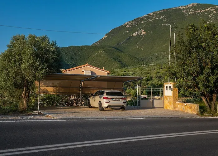 Nikole's Luxury 180m2 Vakantiehuis Tirós